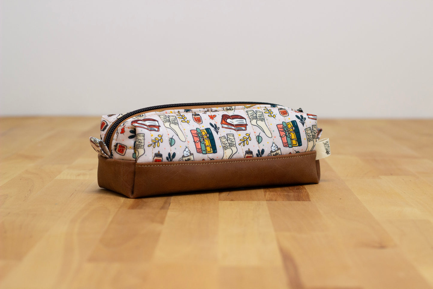 Pencil or Pen Pouch: Cozy Fall Books