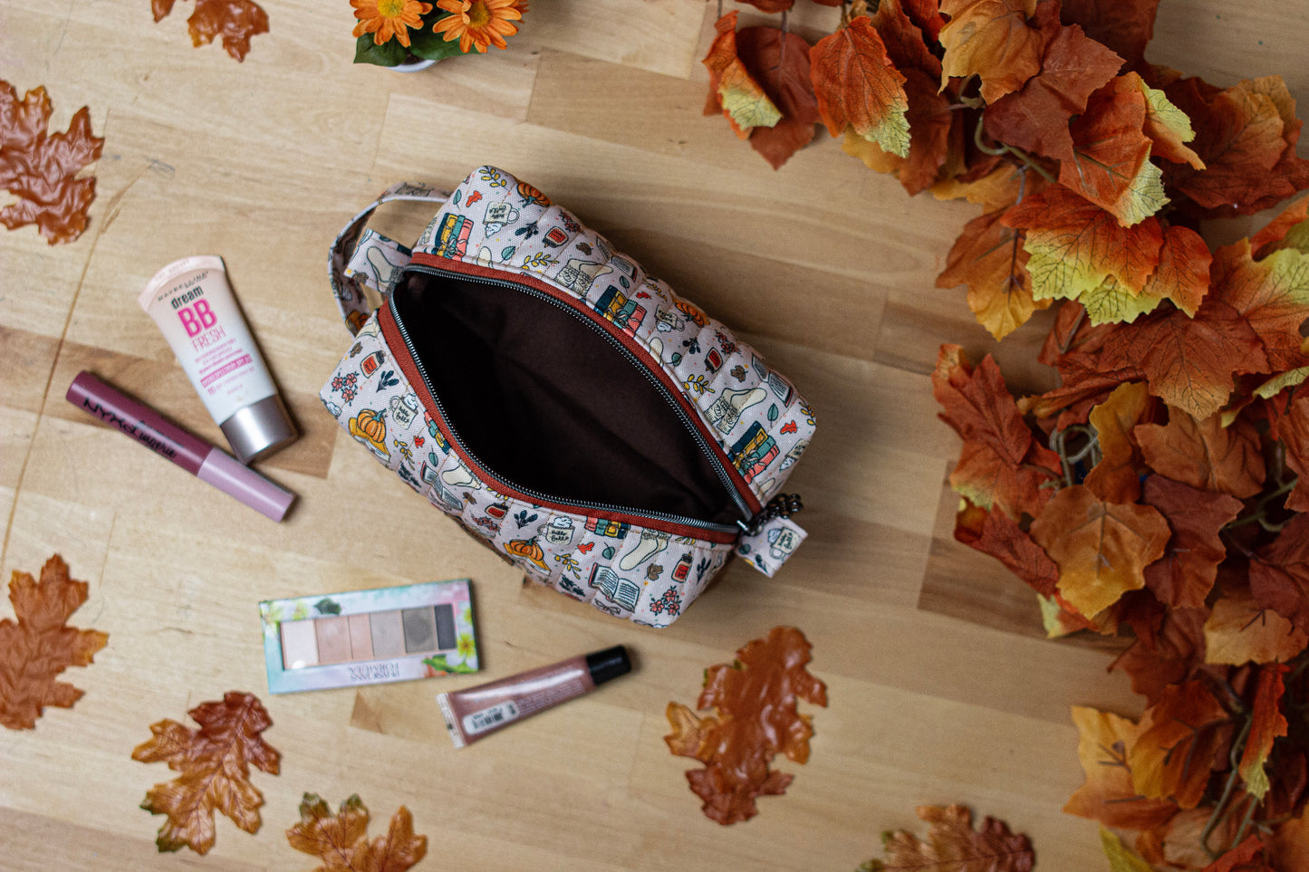 Makeup Bag Medium: Quilted Canvas/Vinyl Cozy Fall Books