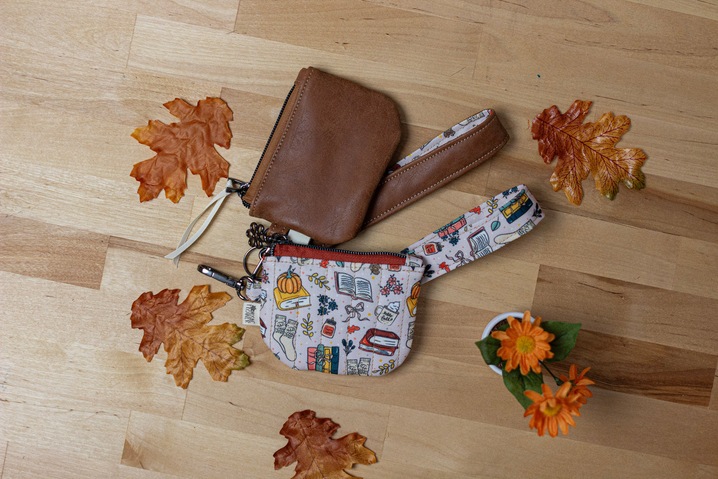 Card Pouch: Cozy Fall Books