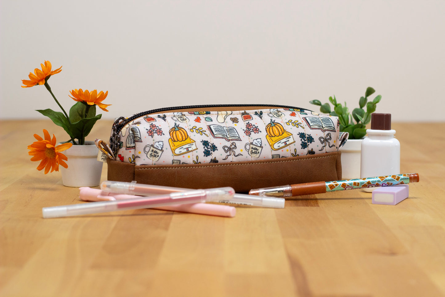 Pencil or Pen Pouch: Cozy Fall Books