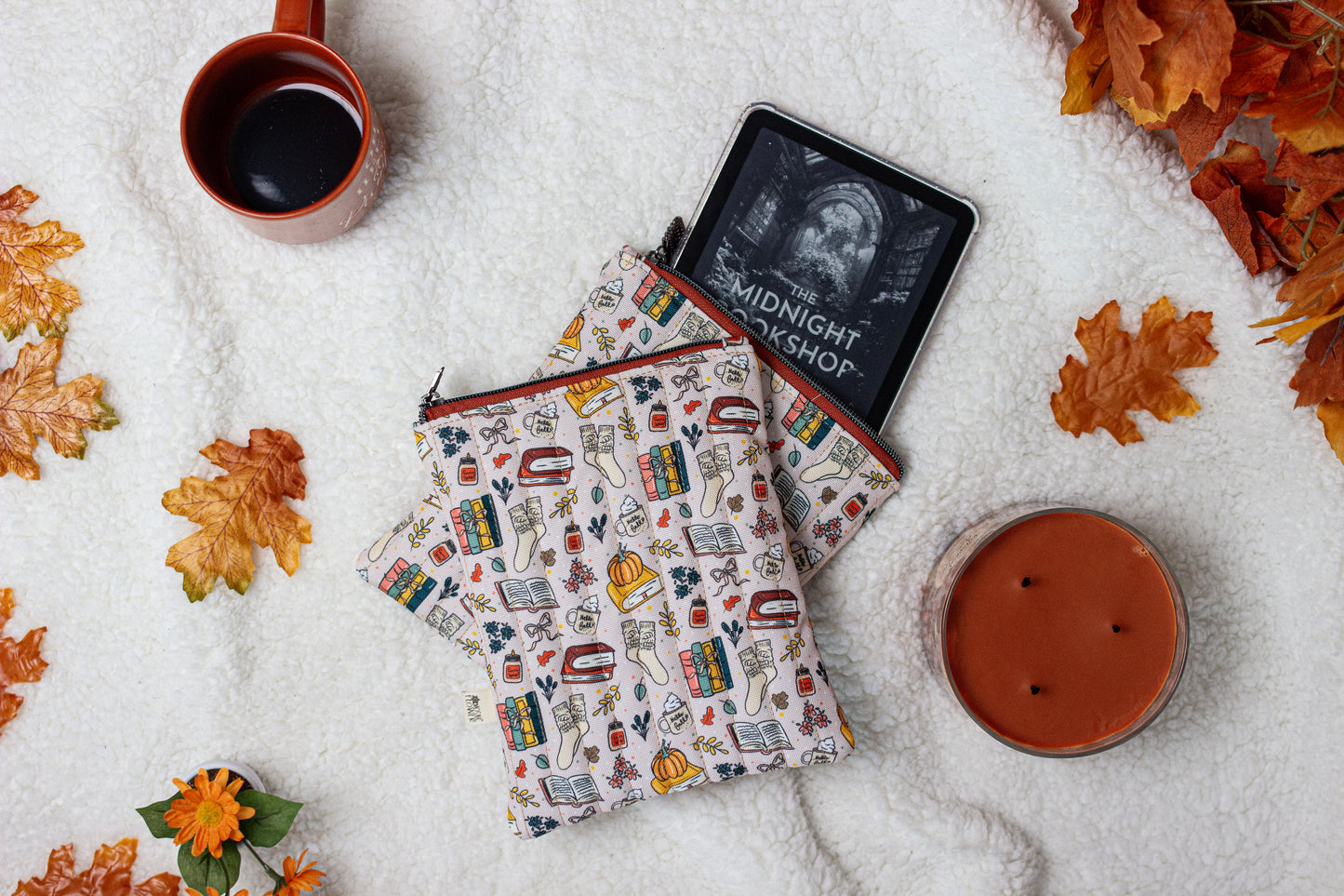 E-Reader Sleeve: Cozy Fall Books